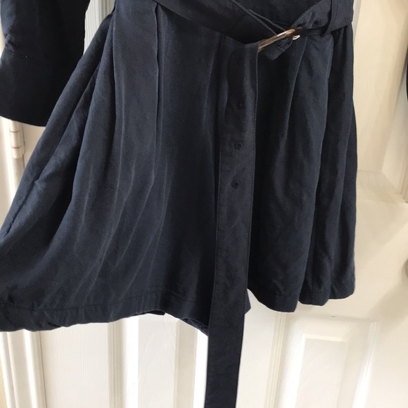 Vici long sleeve romper with front pockets and buttons. EUC - Picture 4 of 8